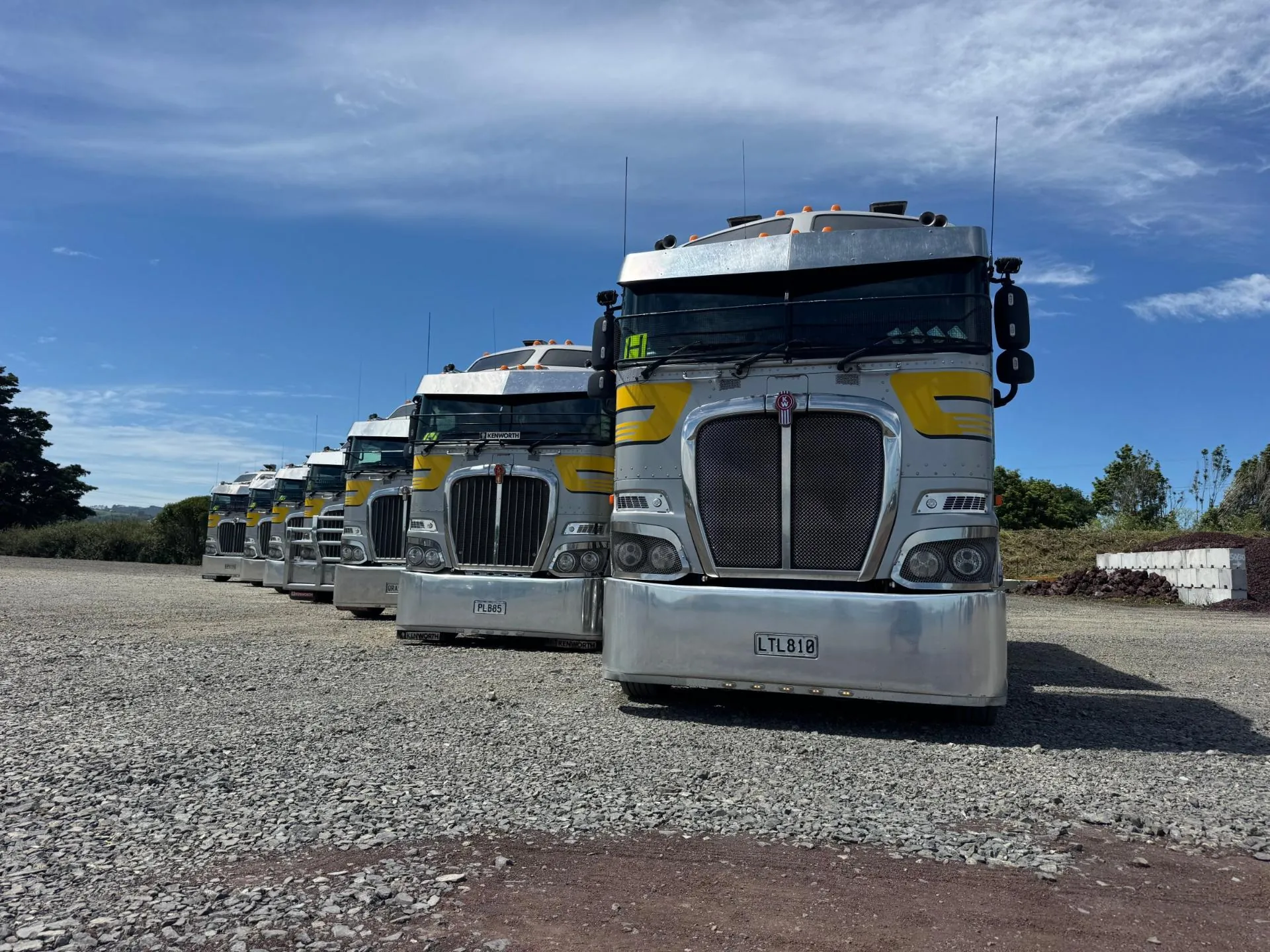 Seay Distribution Kenworth fleet led by a K200